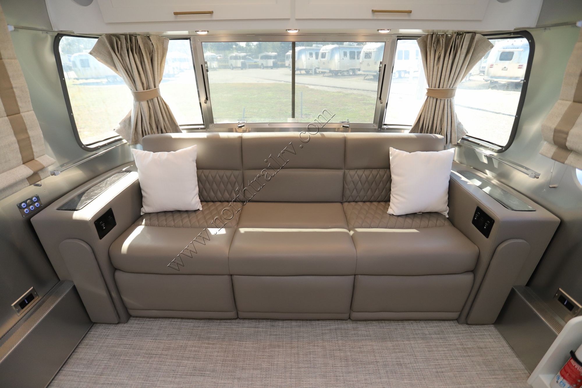 New 2026 Airstream Classic 30RB QUEEN Travel Trailer  For Sale