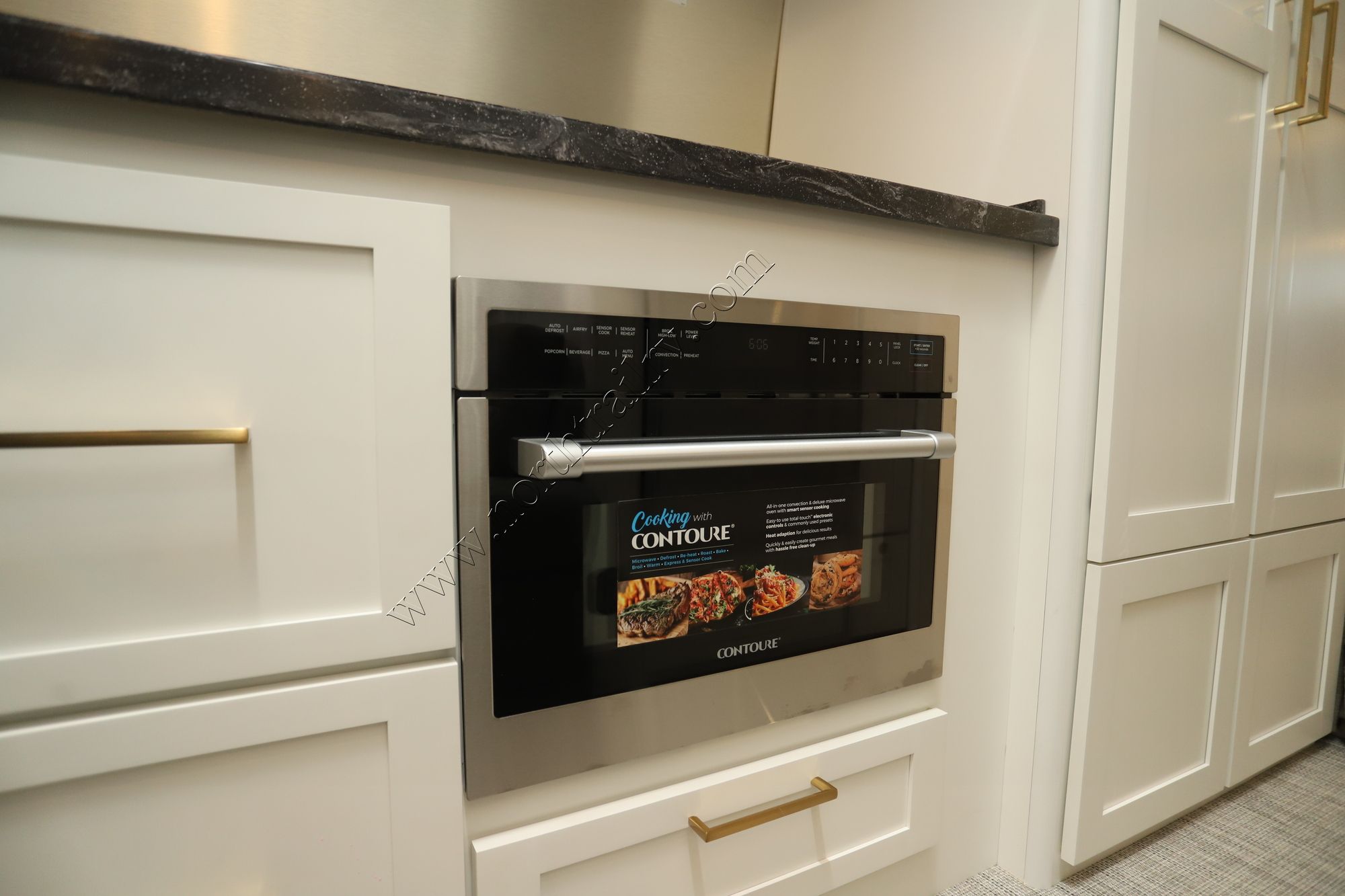 New 2026 Airstream Classic 30RB QUEEN Travel Trailer  For Sale