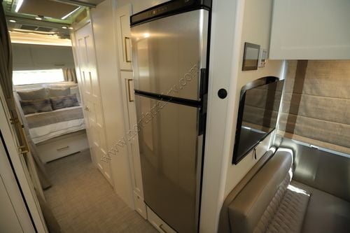 2026 Airstream Classic 30RB QUEEN Travel Trailer