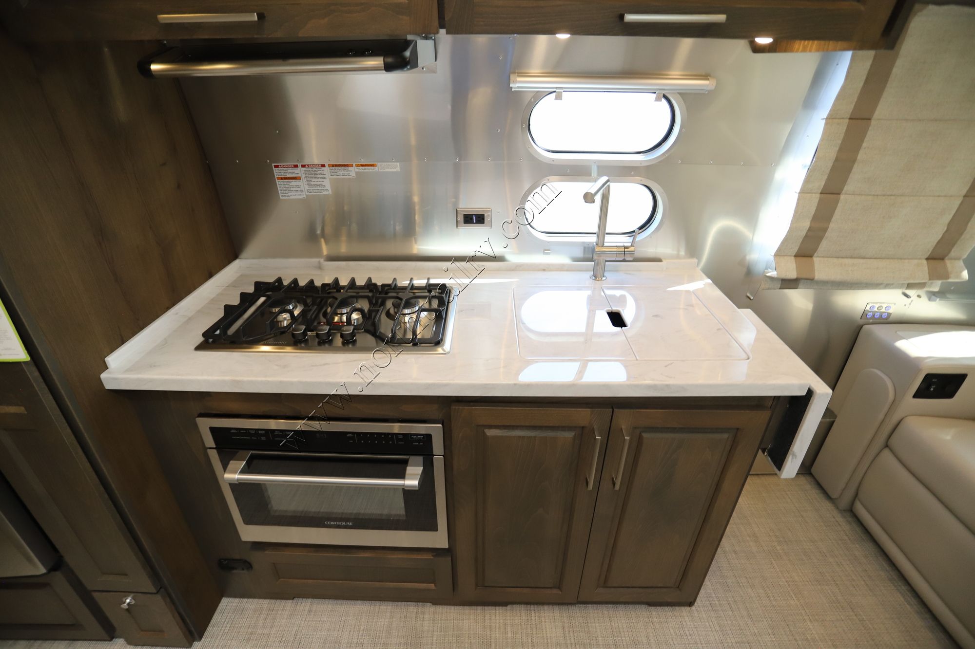 New 2026 Airstream Classic 28RB Travel Trailer  For Sale