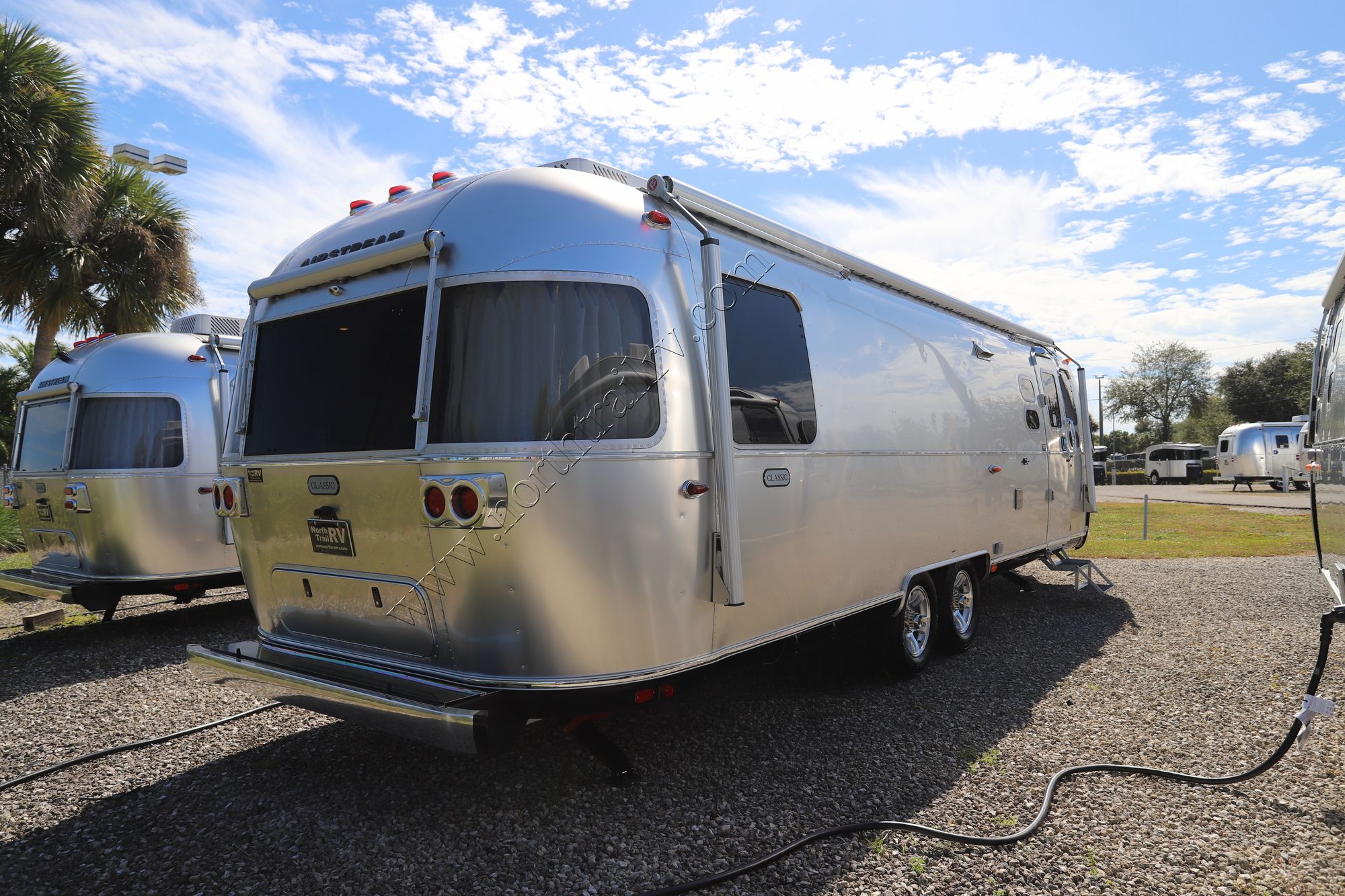 New 2026 Airstream Classic 30RB QUEEN Travel Trailer  For Sale