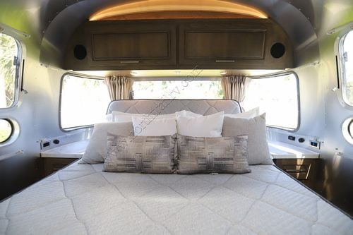 2026 Airstream Classic 28RB Travel Trailer