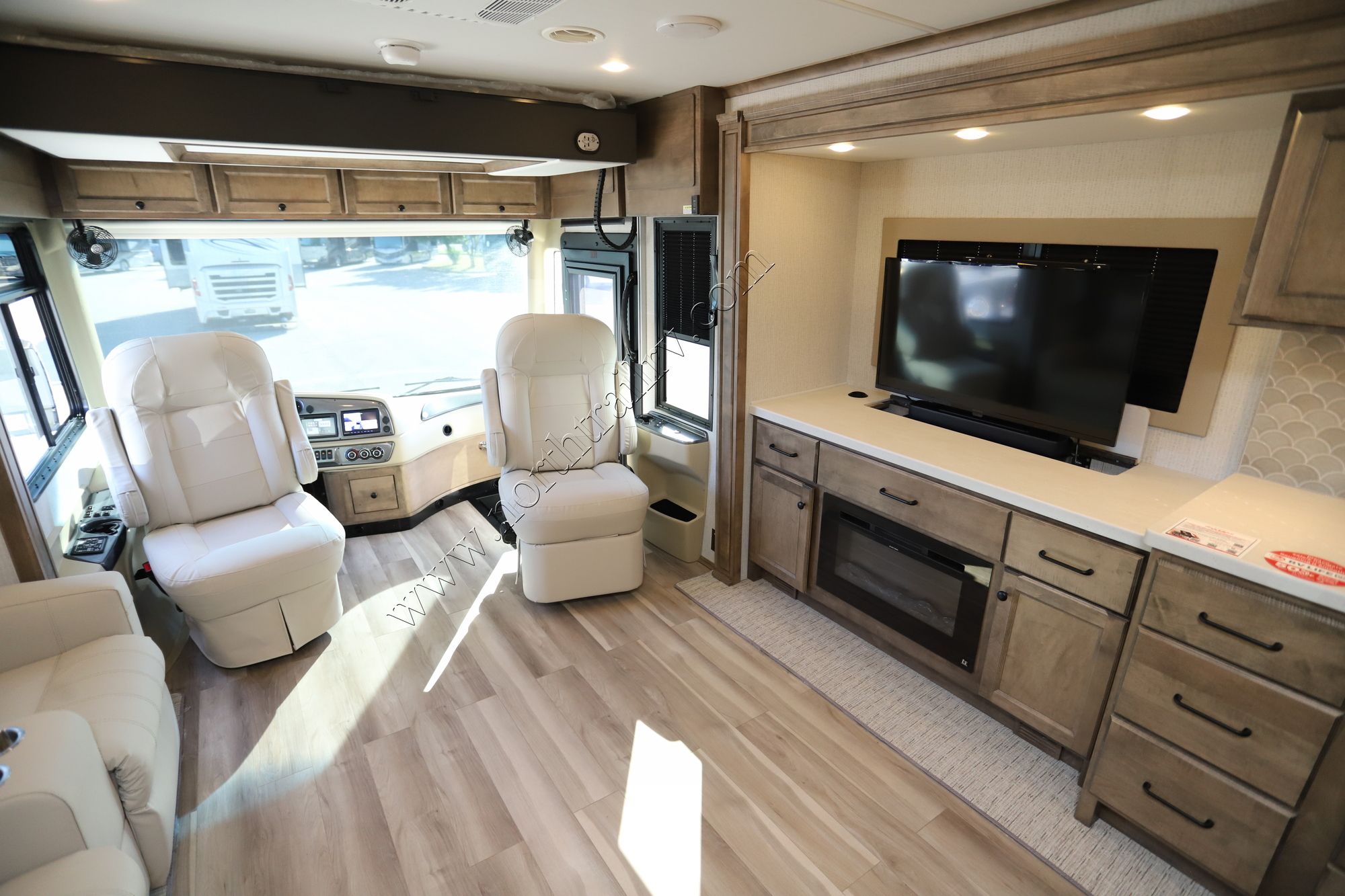 New 2026 Tiffin Motor Homes Byway 38CL Class A  For Sale