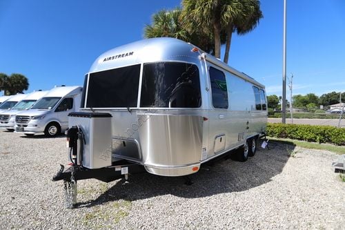 2026 Airstream Flying Cloud 25FB