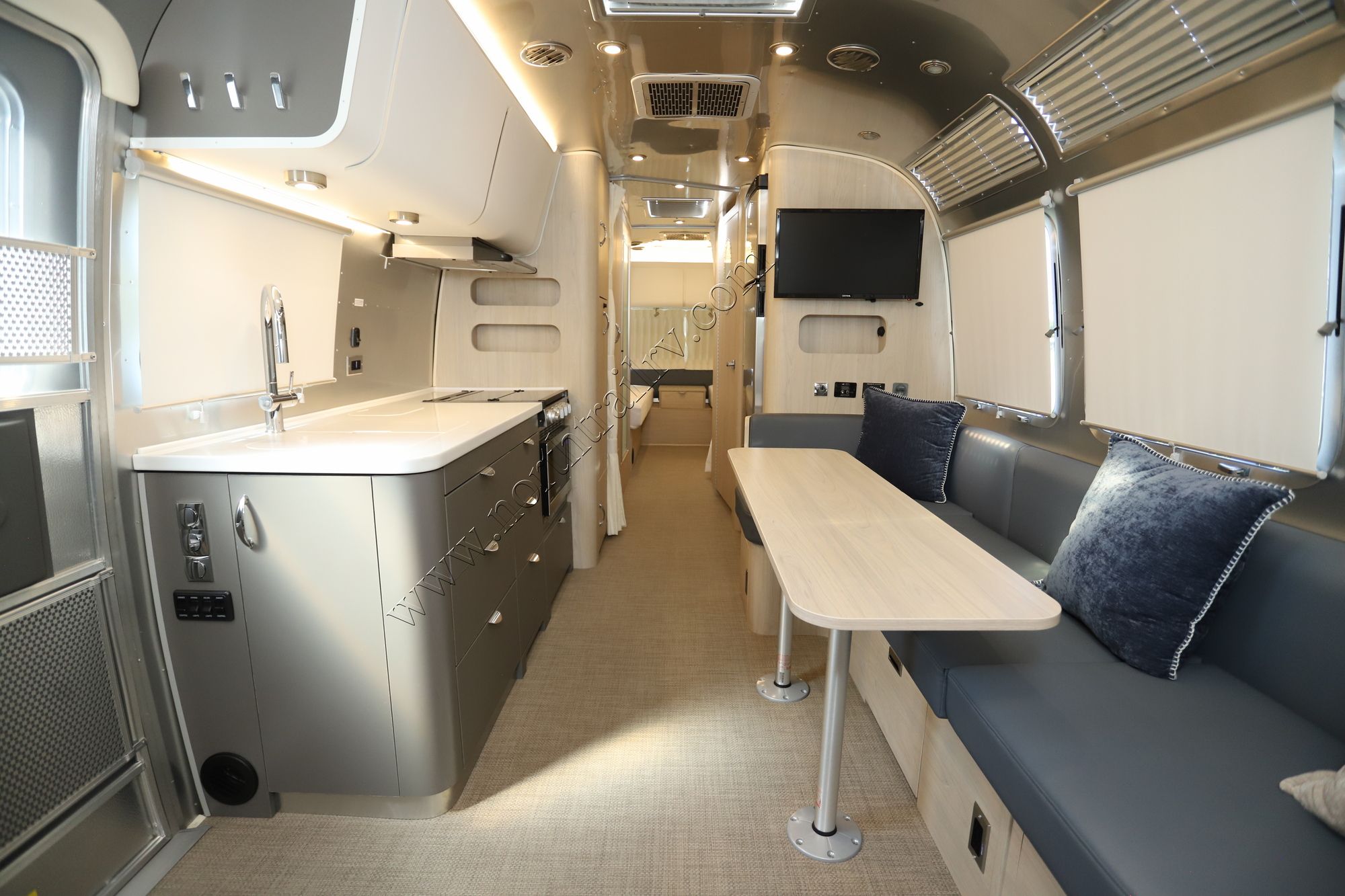 Used 2024 Airstream Globetrotter 30RB Travel Trailer  For Sale
