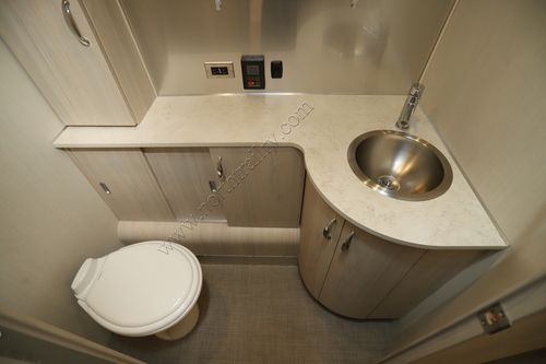 2024 Airstream Globetrotter 30RB