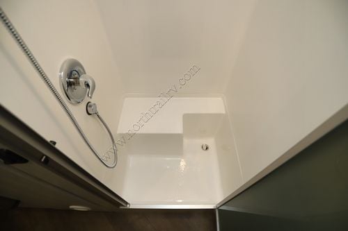 2026 Airstream International 25FB