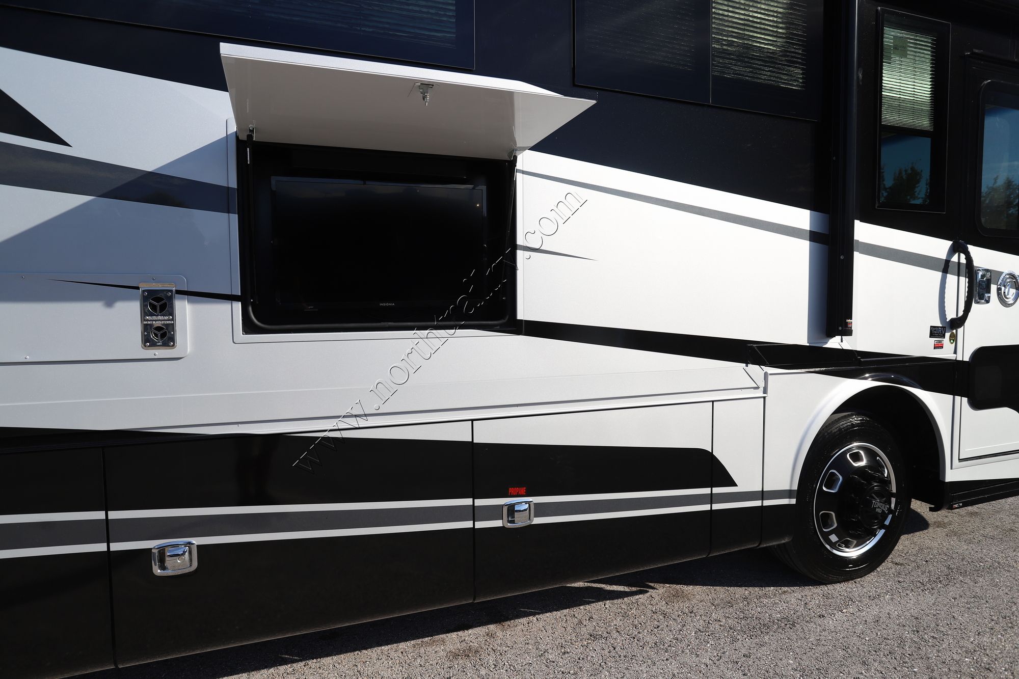 New 2026 Tiffin Motor Homes Byway 38CL Class A  For Sale