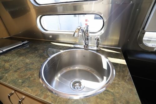 2015 Airstream Flying Cloud 28RB