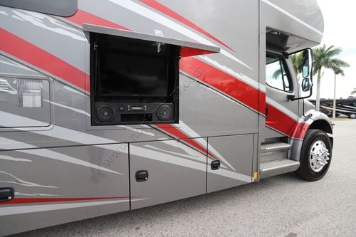 2021 Renegade Valencia 35MB