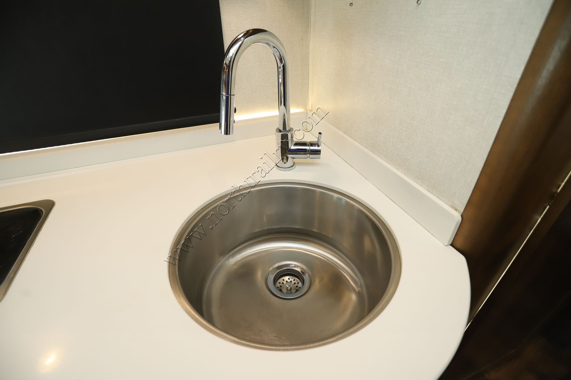 Used 2019 Tiffin Motor Homes Wayfarer 24TW Class C  For Sale