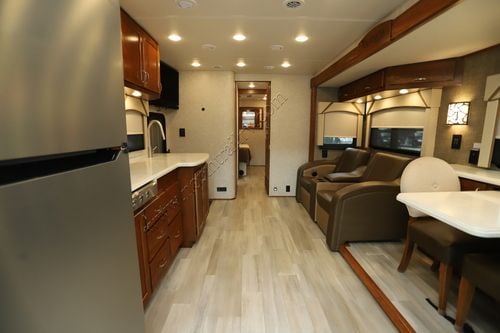 2021 Renegade Valencia 35MB