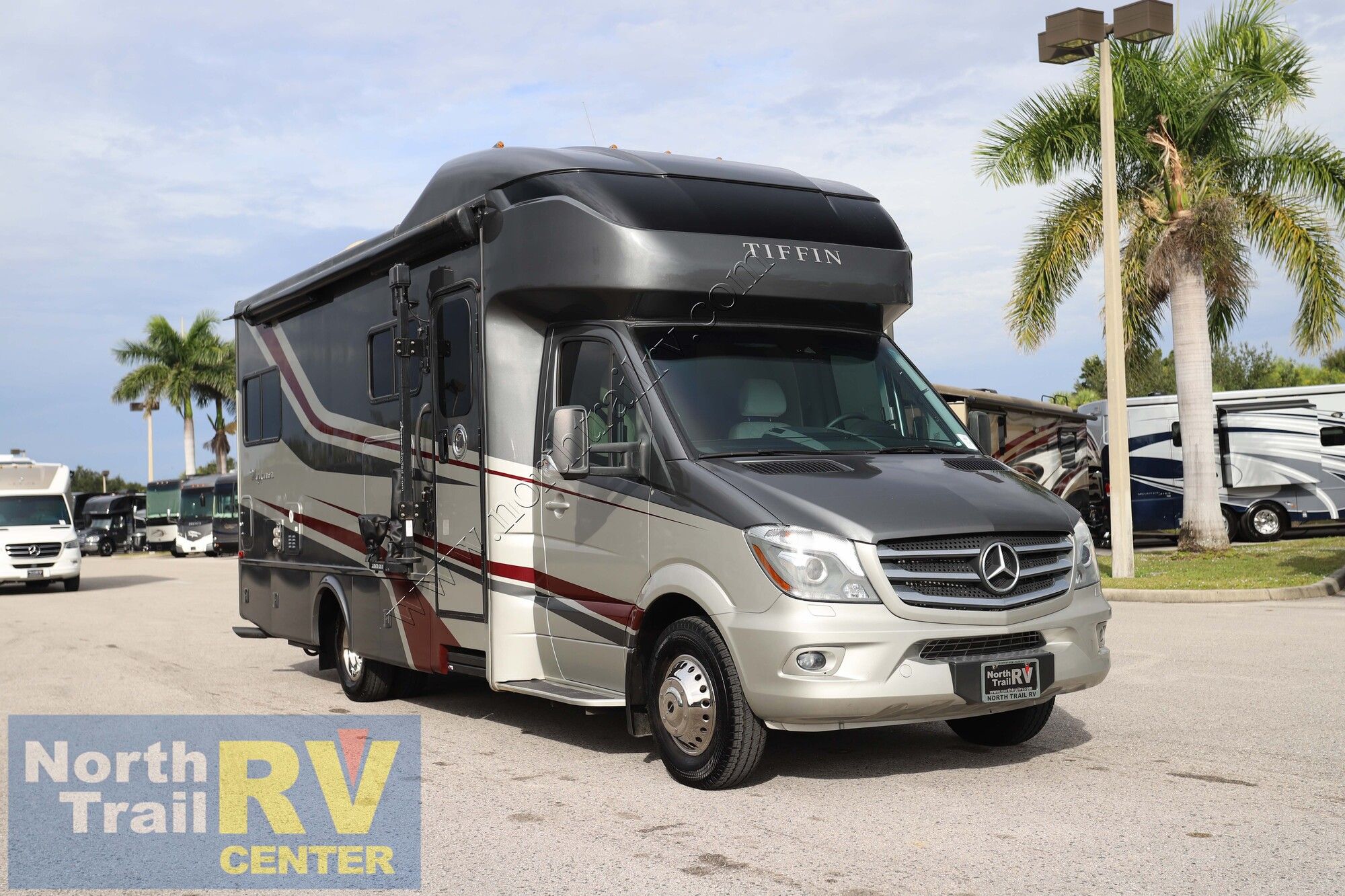 Used 2019 Tiffin Motor Homes Wayfarer 24TW Class C  For Sale