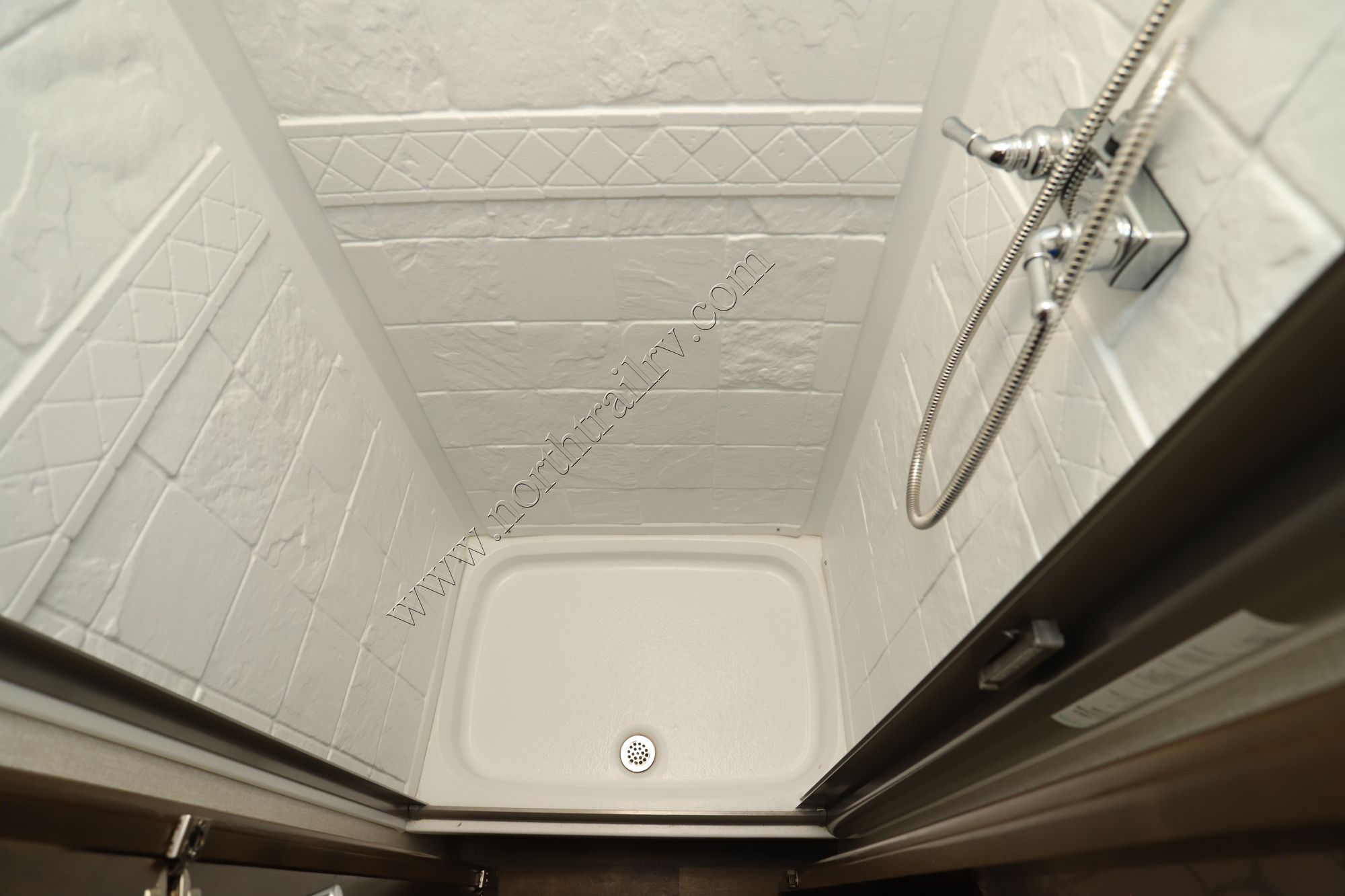 Used 2019 Tiffin Motor Homes Wayfarer 24TW Class C  For Sale