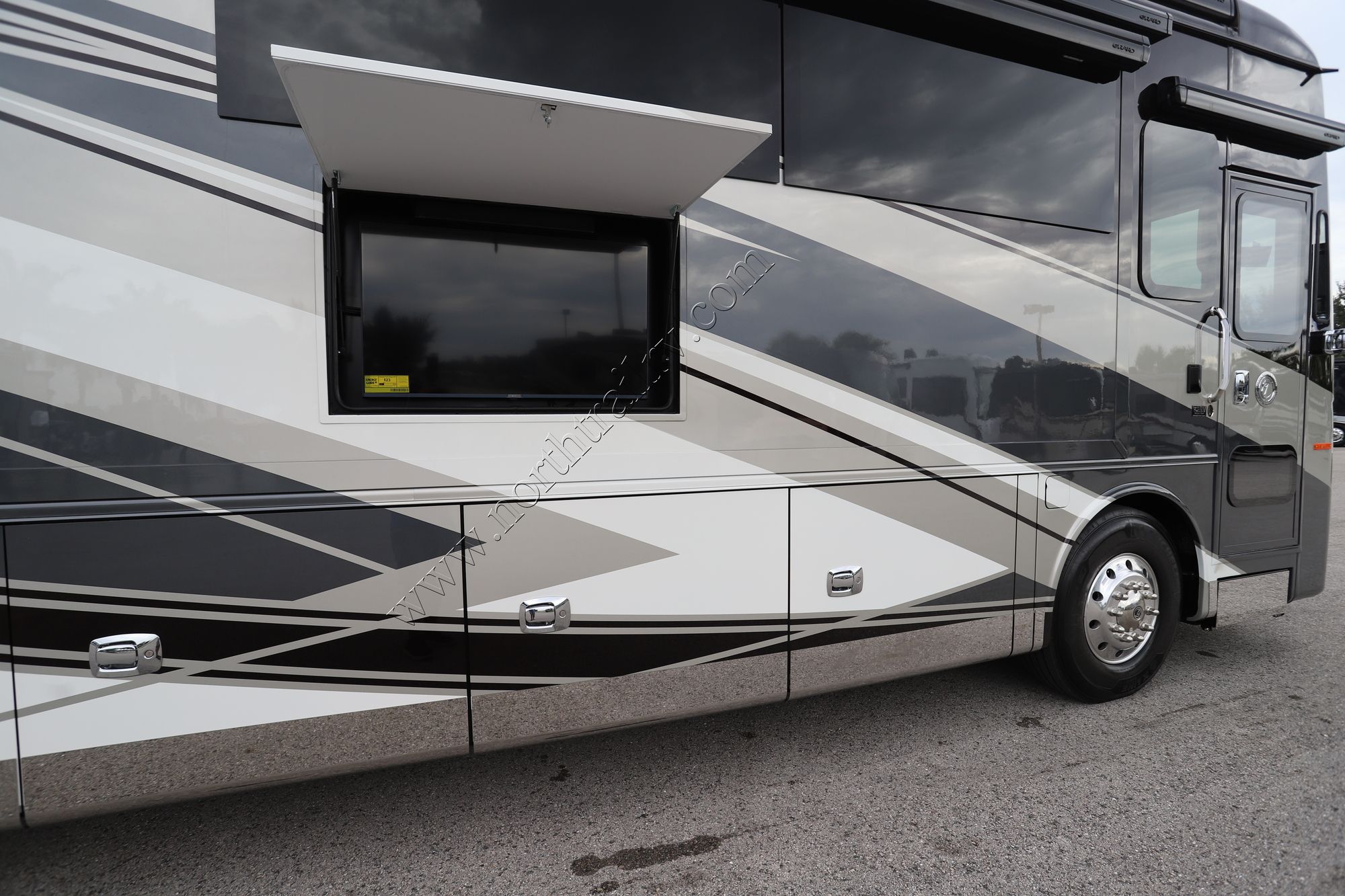 New 2026 Tiffin Motor Homes Allegro Bus 45OPP Class A  For Sale