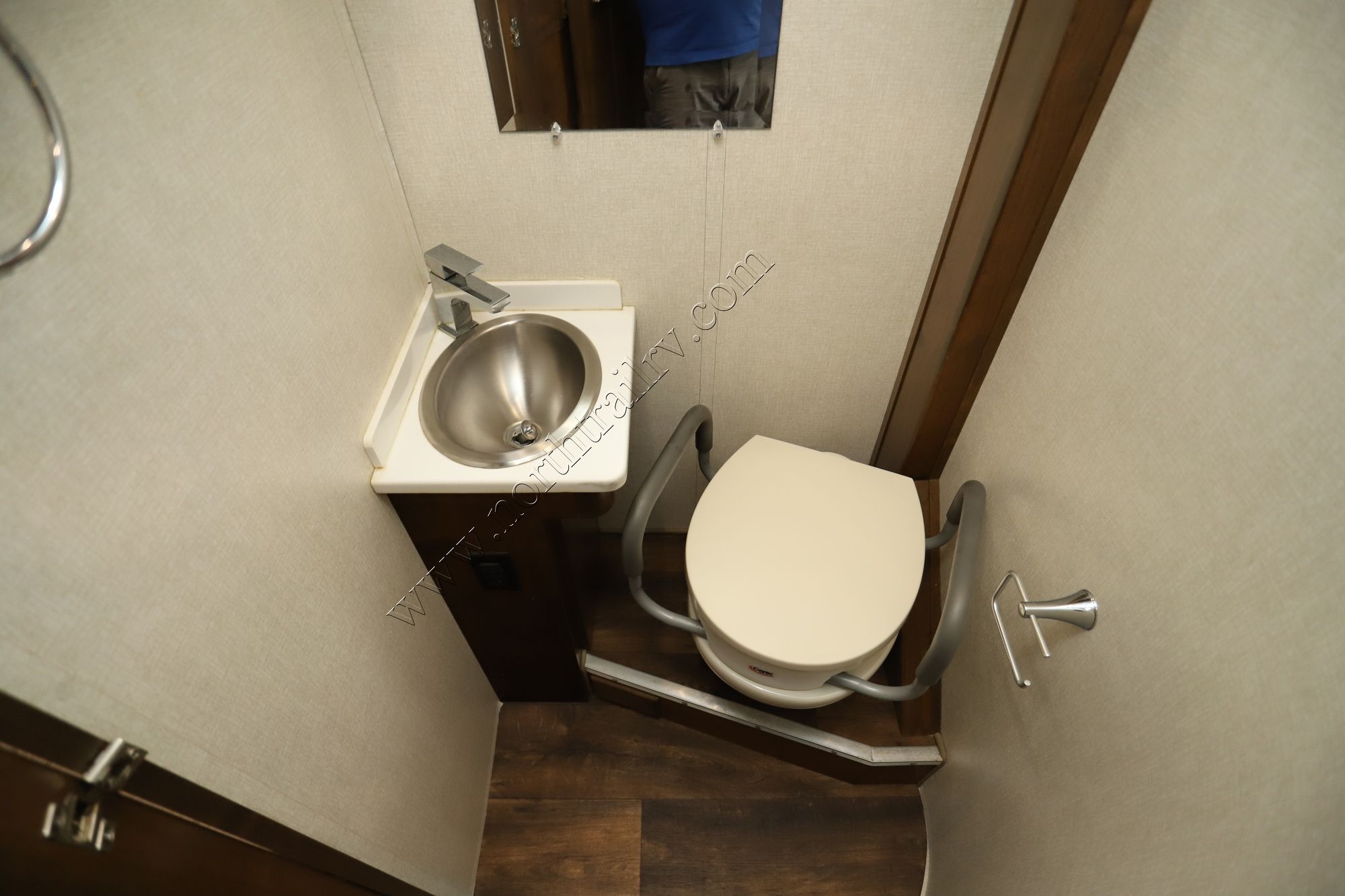 Used 2019 Tiffin Motor Homes Wayfarer 24TW Class C  For Sale