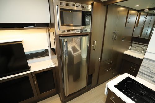 2020 Leisure Van Unity U24MB