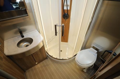 2025 Airstream Atlas Tommy Bahama E1