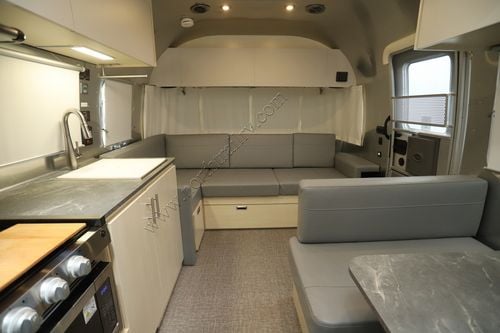 2024 Airstream Flying Cloud 28RBQ