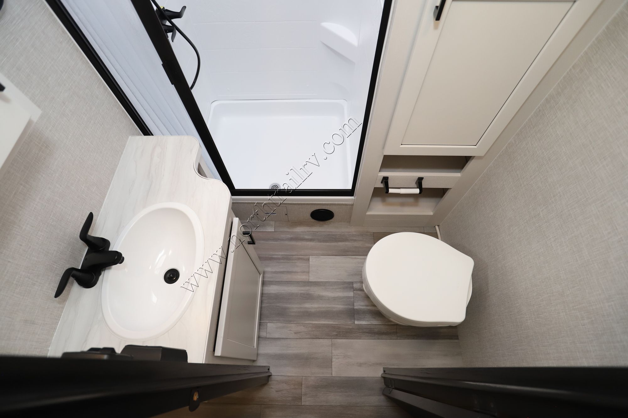 Used 2024 Jayco Jay Feather 29QBH Travel Trailer  For Sale