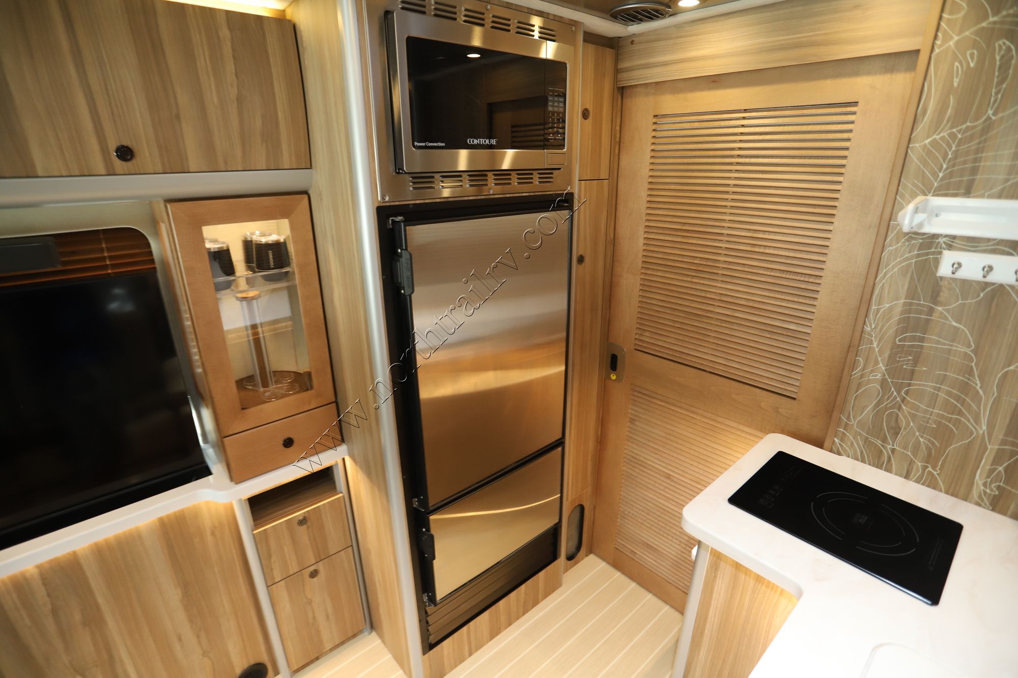 Used 2025 Airstream Atlas Tommy Bahama E1 Class C  For Sale