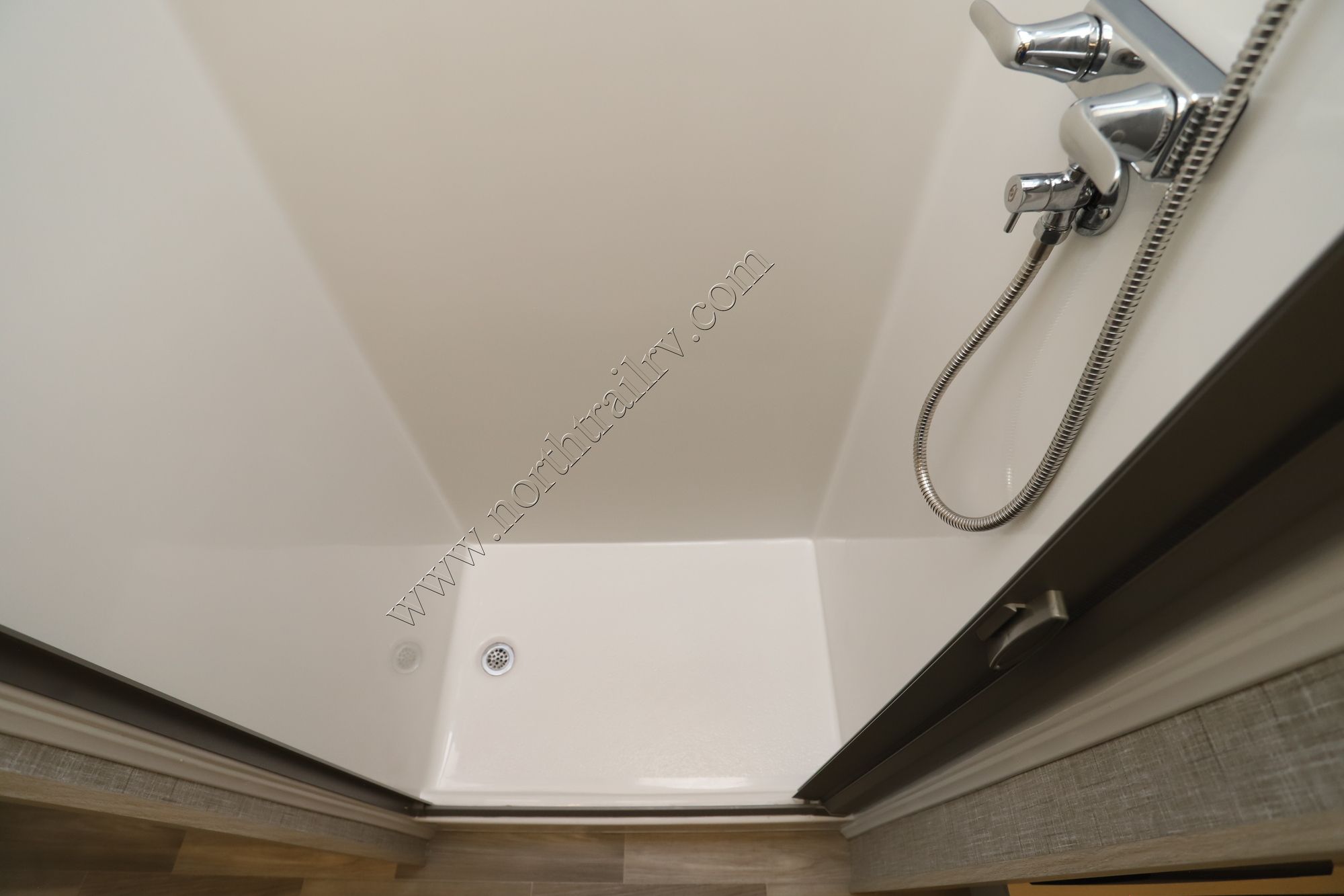 New 2026 Tiffin Motor Homes Wayfarer 25XLW Class C  For Sale