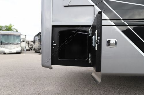 2026 Jayco Seneca Prestige 37M