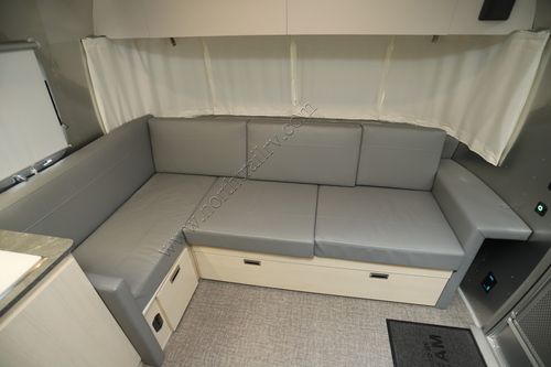 2024 Airstream Flying Cloud 28RBQ