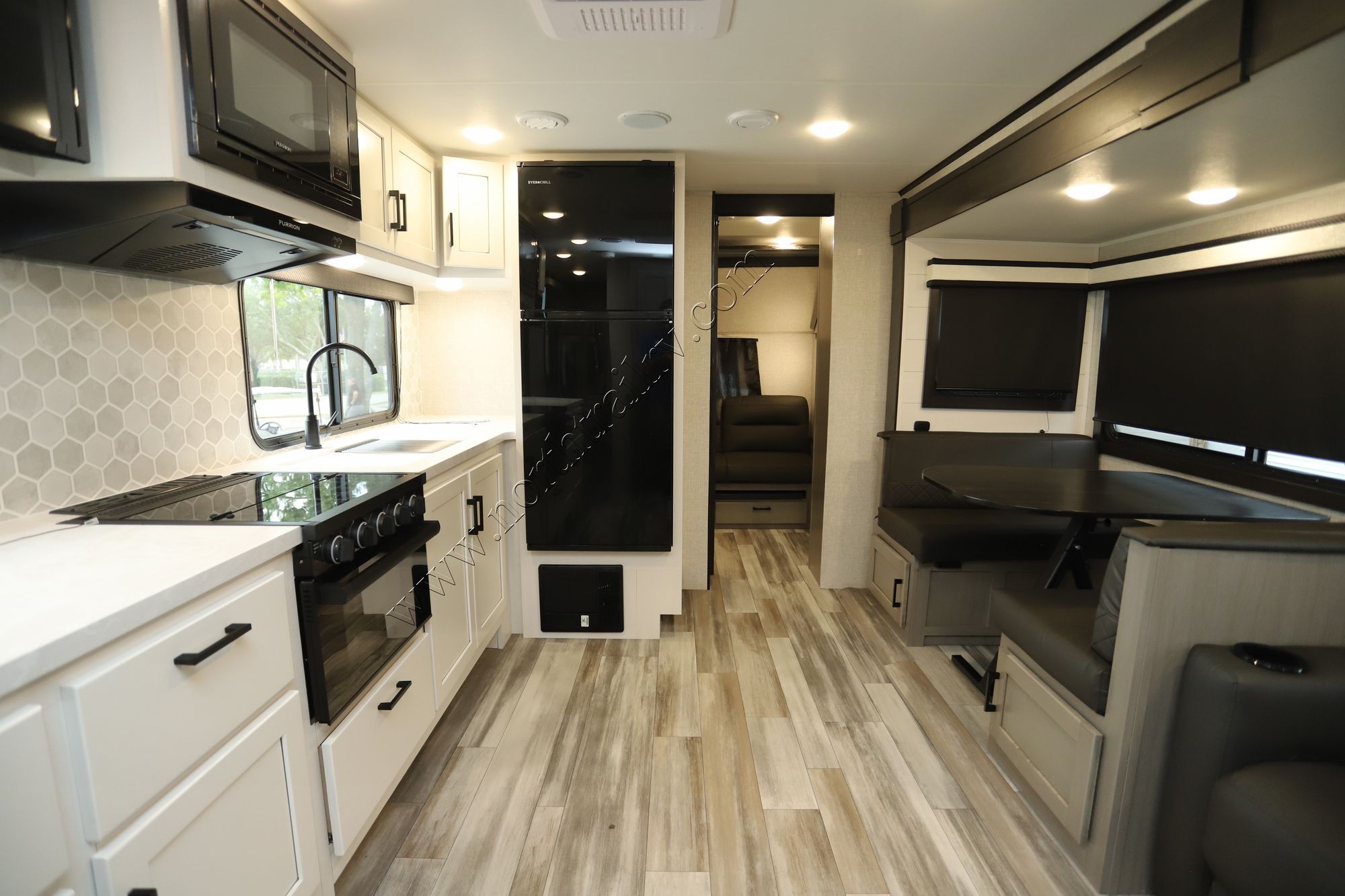 Used 2024 Jayco Jay Feather 29QBH Travel Trailer  For Sale