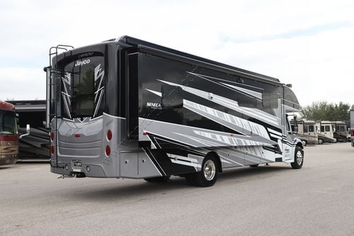2026 Jayco Seneca Prestige 37M