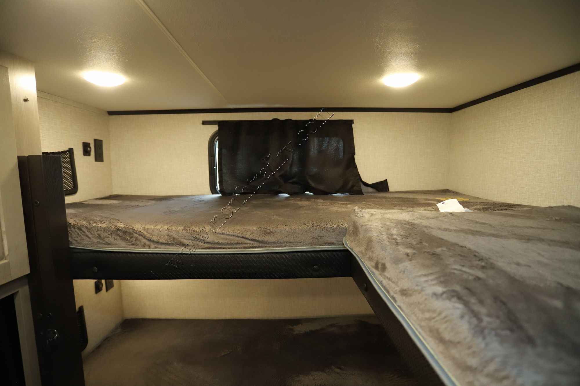 Used 2024 Jayco Jay Feather 29QBH Travel Trailer  For Sale