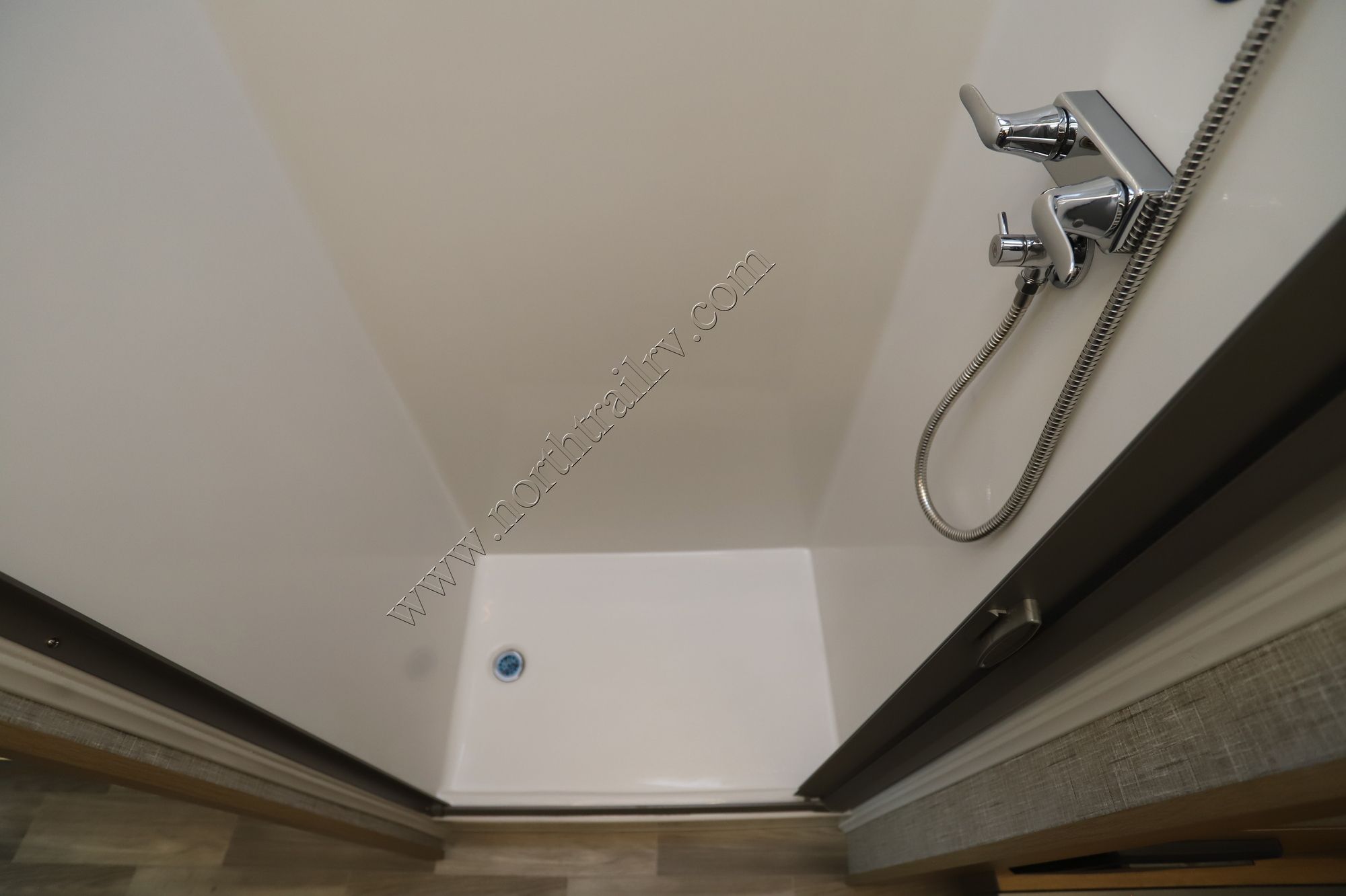 New 2026 Tiffin Motor Homes Wayfarer 25XLW Class C  For Sale