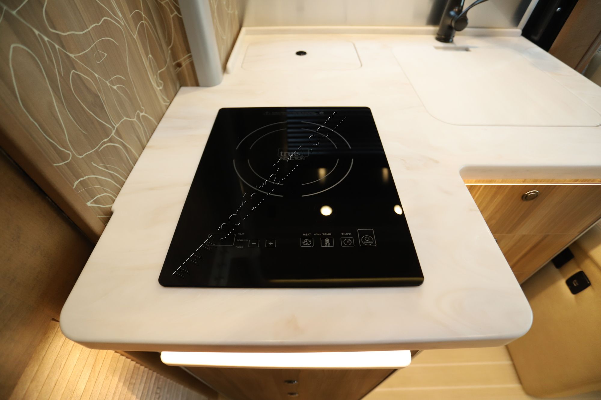 Used 2025 Airstream Atlas Tommy Bahama E1 Class C  For Sale