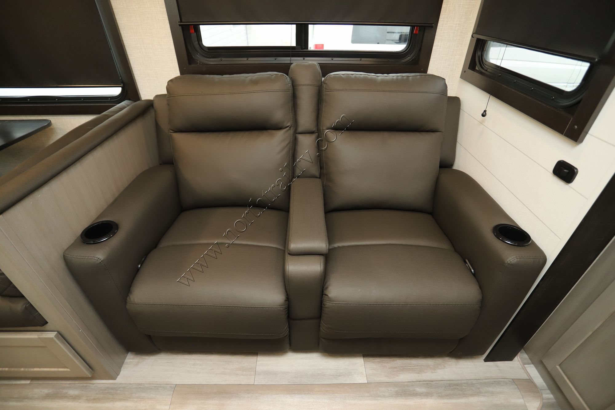 Used 2024 Jayco Jay Feather 29QBH Travel Trailer  For Sale