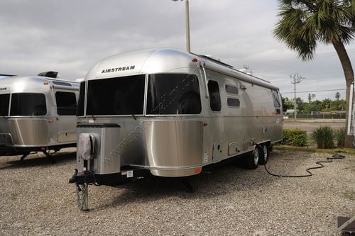 2024 Airstream Flying Cloud 28RBQ