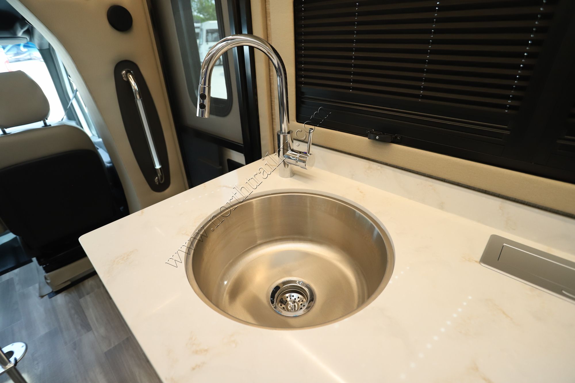 New 2026 Tiffin Motor Homes Wayfarer 25XLW Class C  For Sale