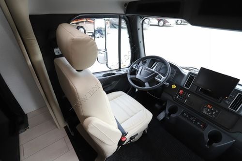 2026 Jayco Seneca Prestige 37M