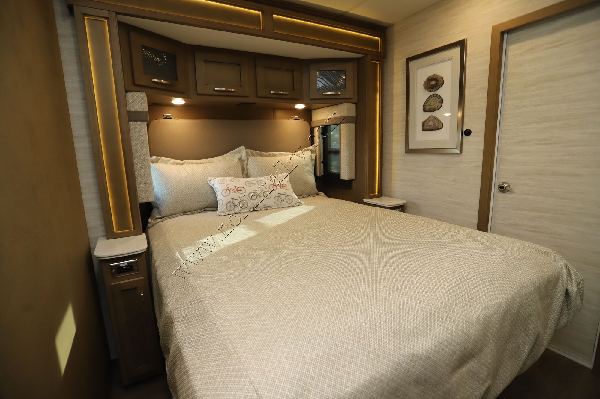 New 2026 Newmar Canyon Star 3947 Class A  For Sale