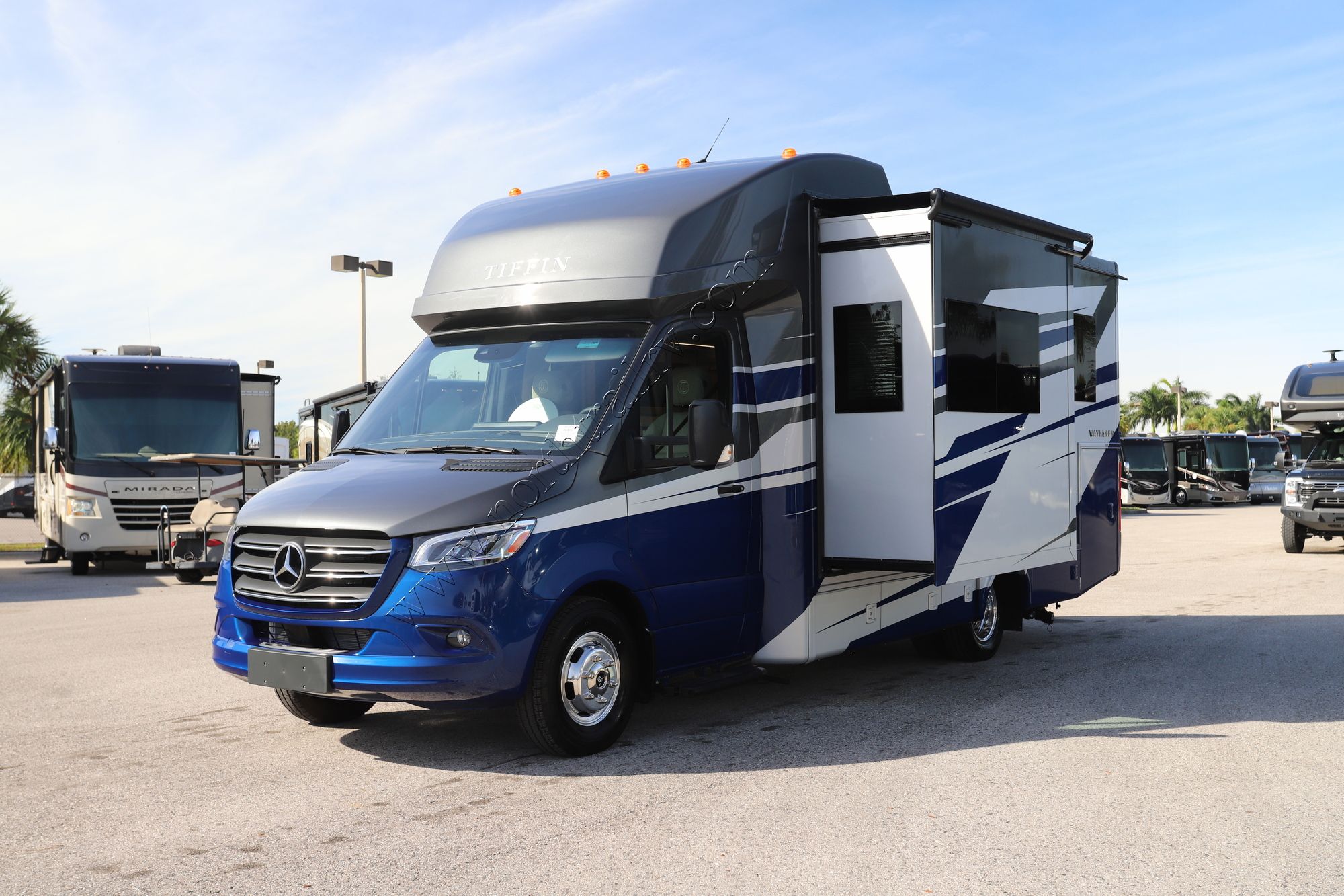 New 2026 Tiffin Motor Homes Wayfarer 25XLW Class C  For Sale