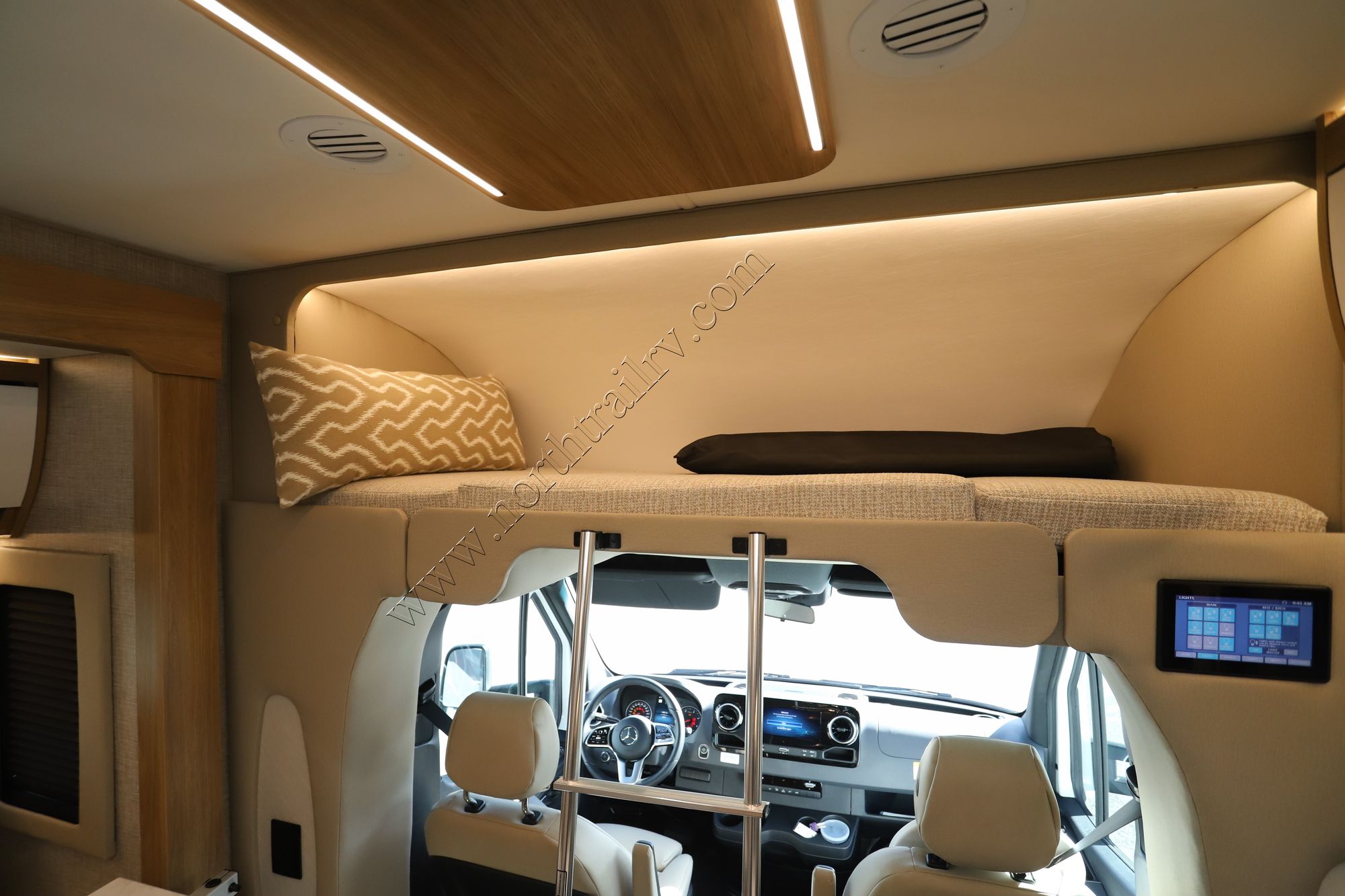 New 2026 Tiffin Motor Homes Wayfarer 25XLW Class C  For Sale