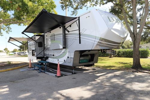 2026 Luxe Elite 39FB