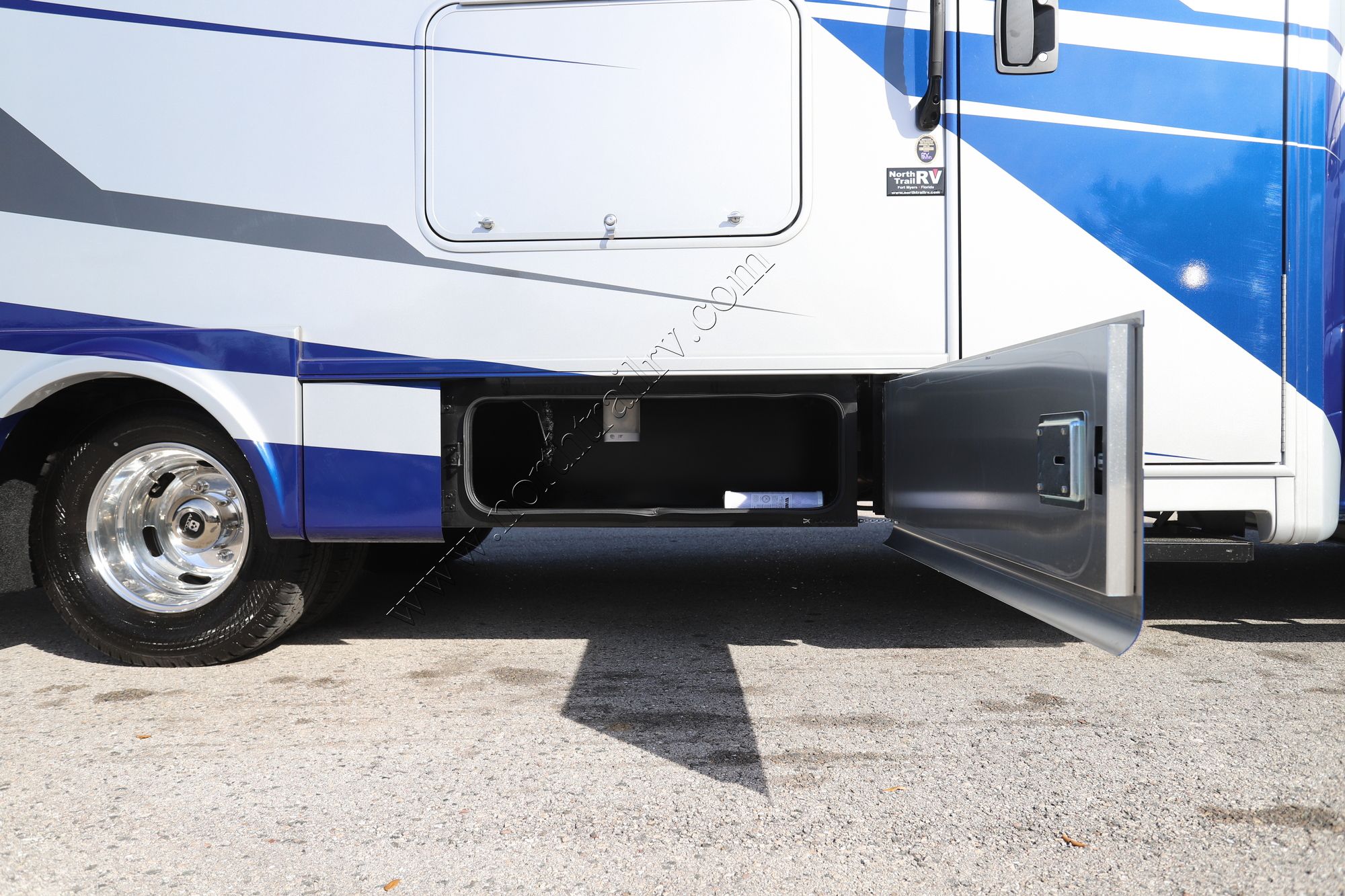 New 2026 Tiffin Motor Homes Wayfarer 25XLW Class C  For Sale