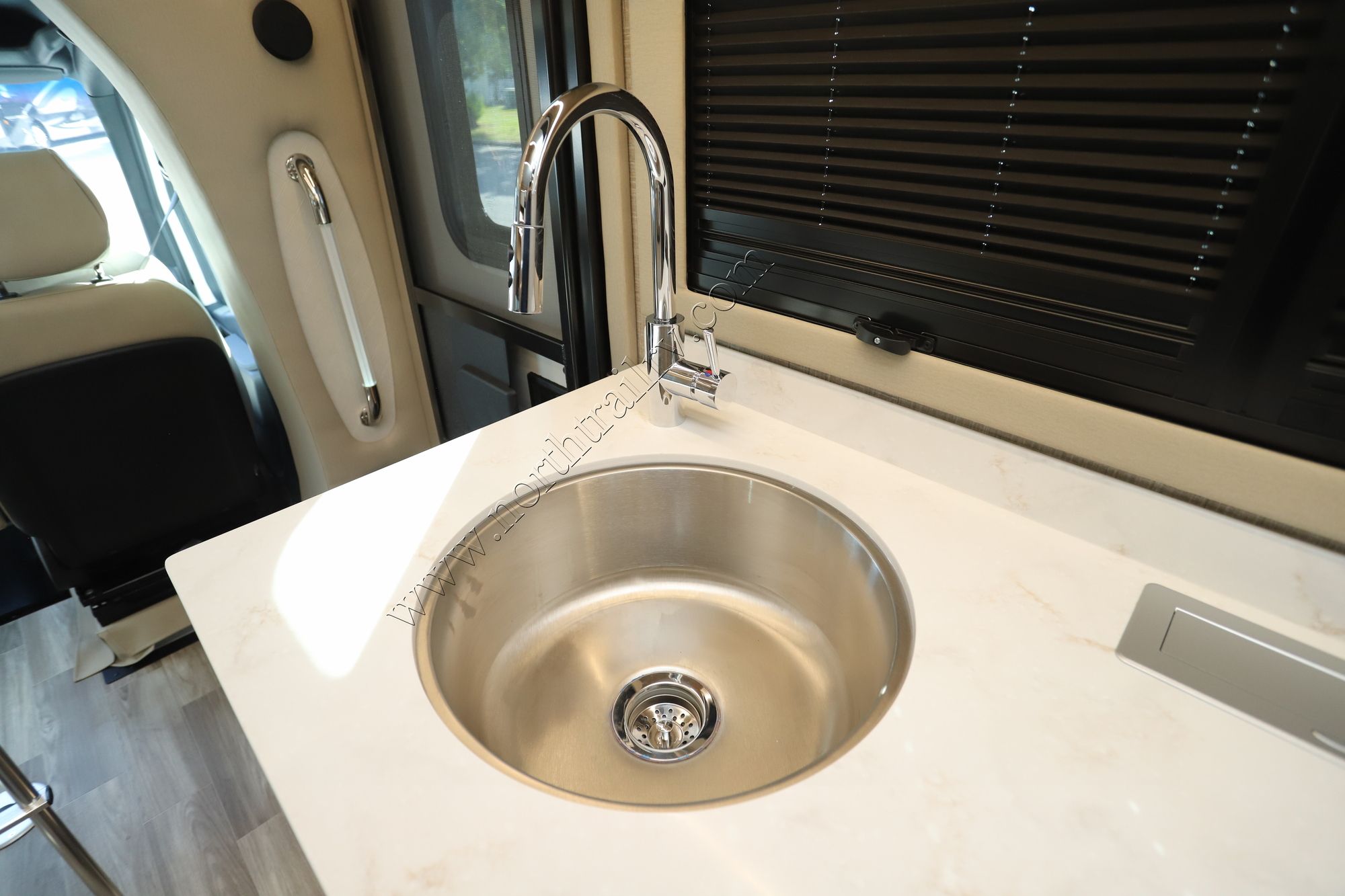 New 2026 Tiffin Motor Homes Wayfarer 25XLW Class C  For Sale