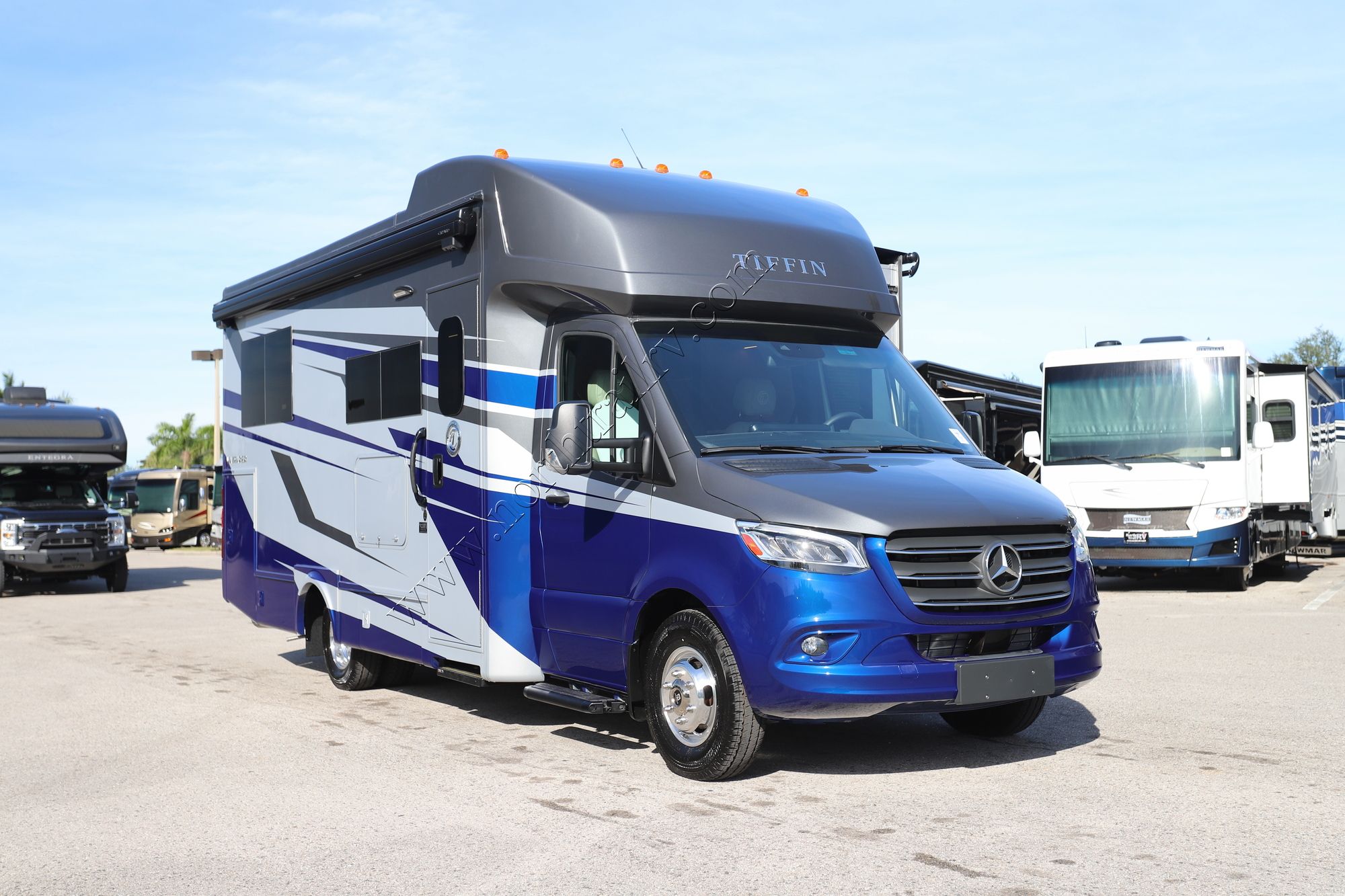 New 2026 Tiffin Motor Homes Wayfarer 25XLW Class C  For Sale