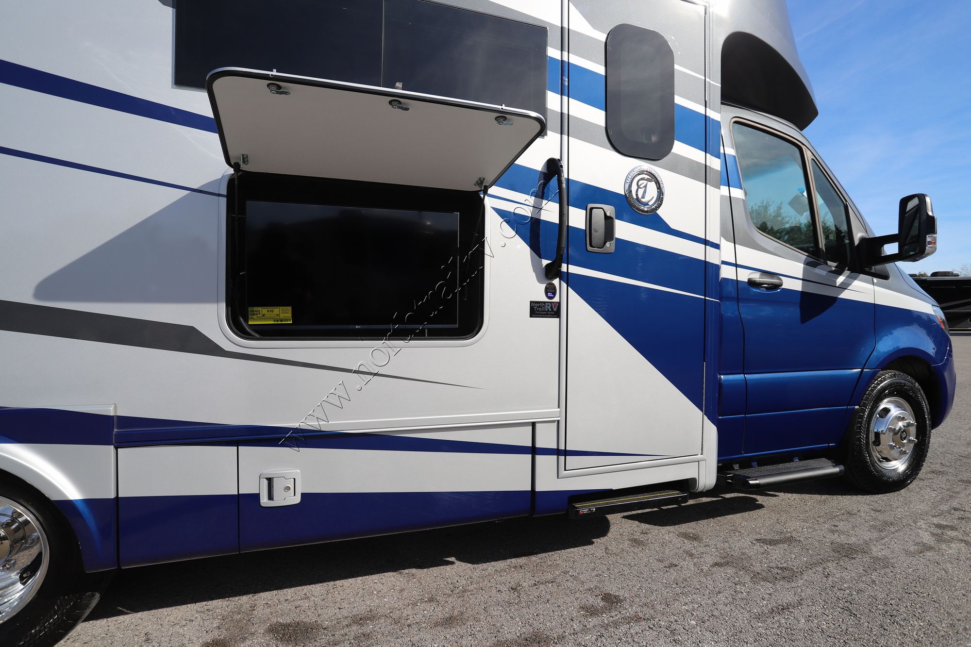 New 2026 Tiffin Motor Homes Wayfarer 25XLW Class C  For Sale