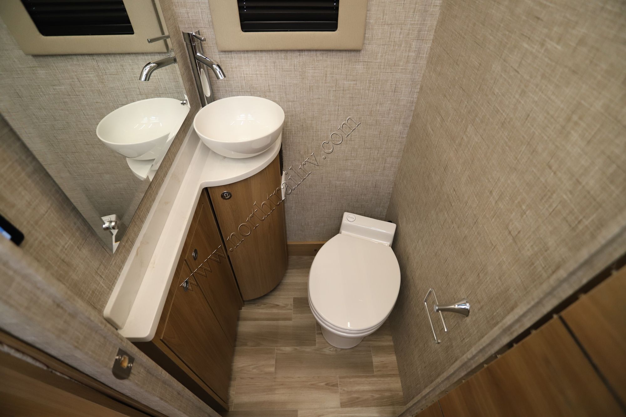 New 2026 Tiffin Motor Homes Wayfarer 25XLW Class C  For Sale