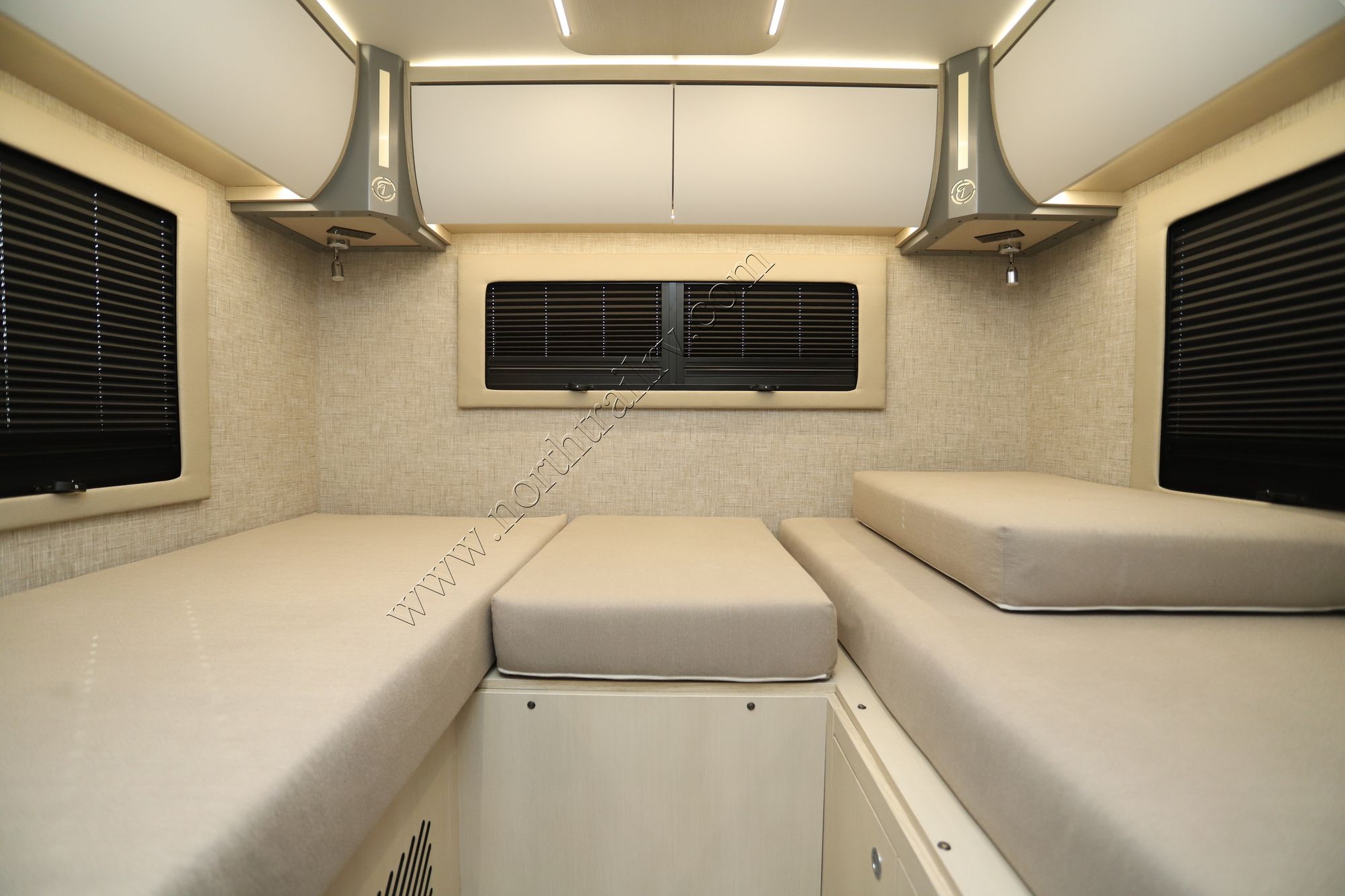 New 2026 Tiffin Motor Homes Wayfarer 25XLW Class C  For Sale