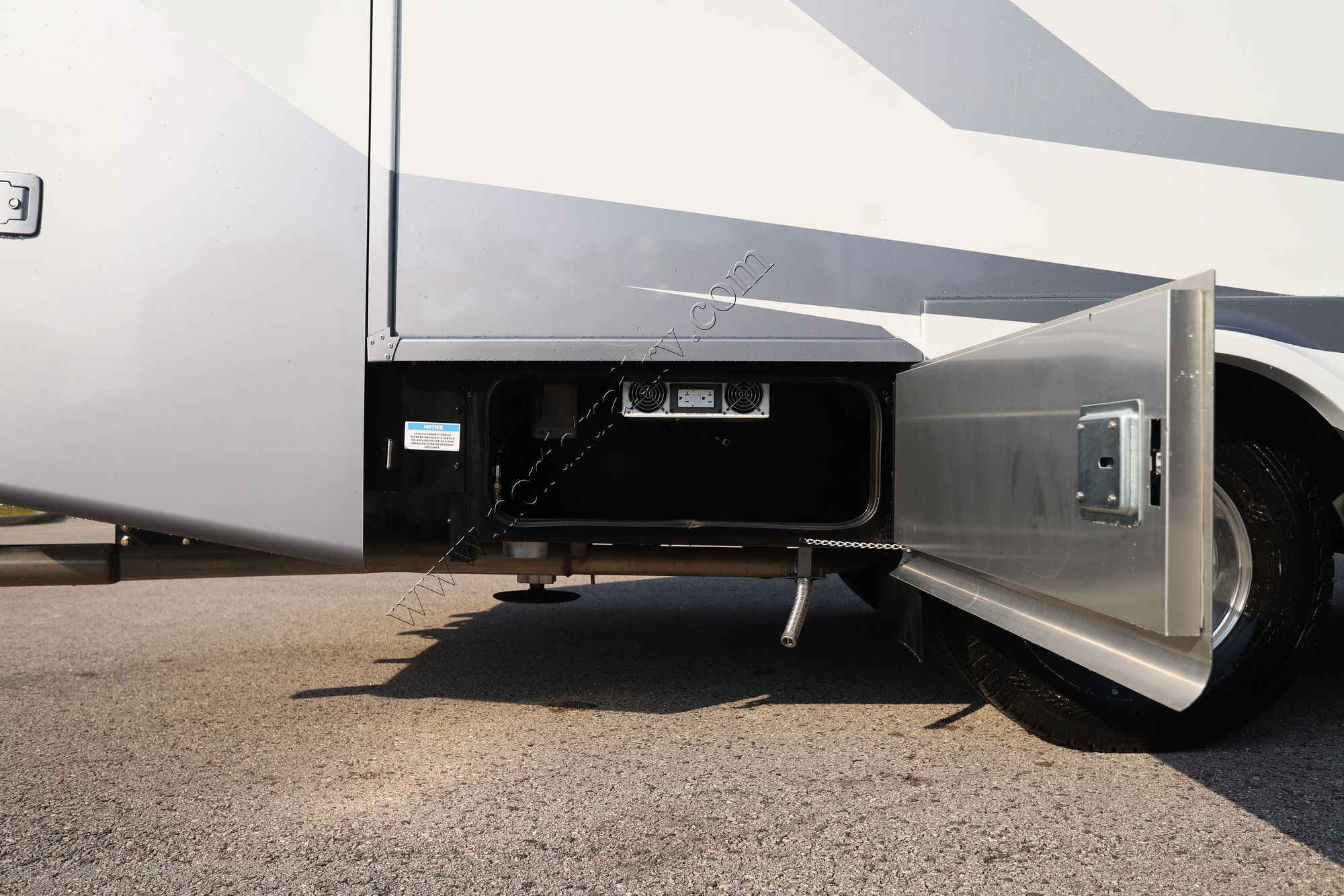 New 2026 Tiffin Motor Homes Wayfarer 25XLW Class C  For Sale