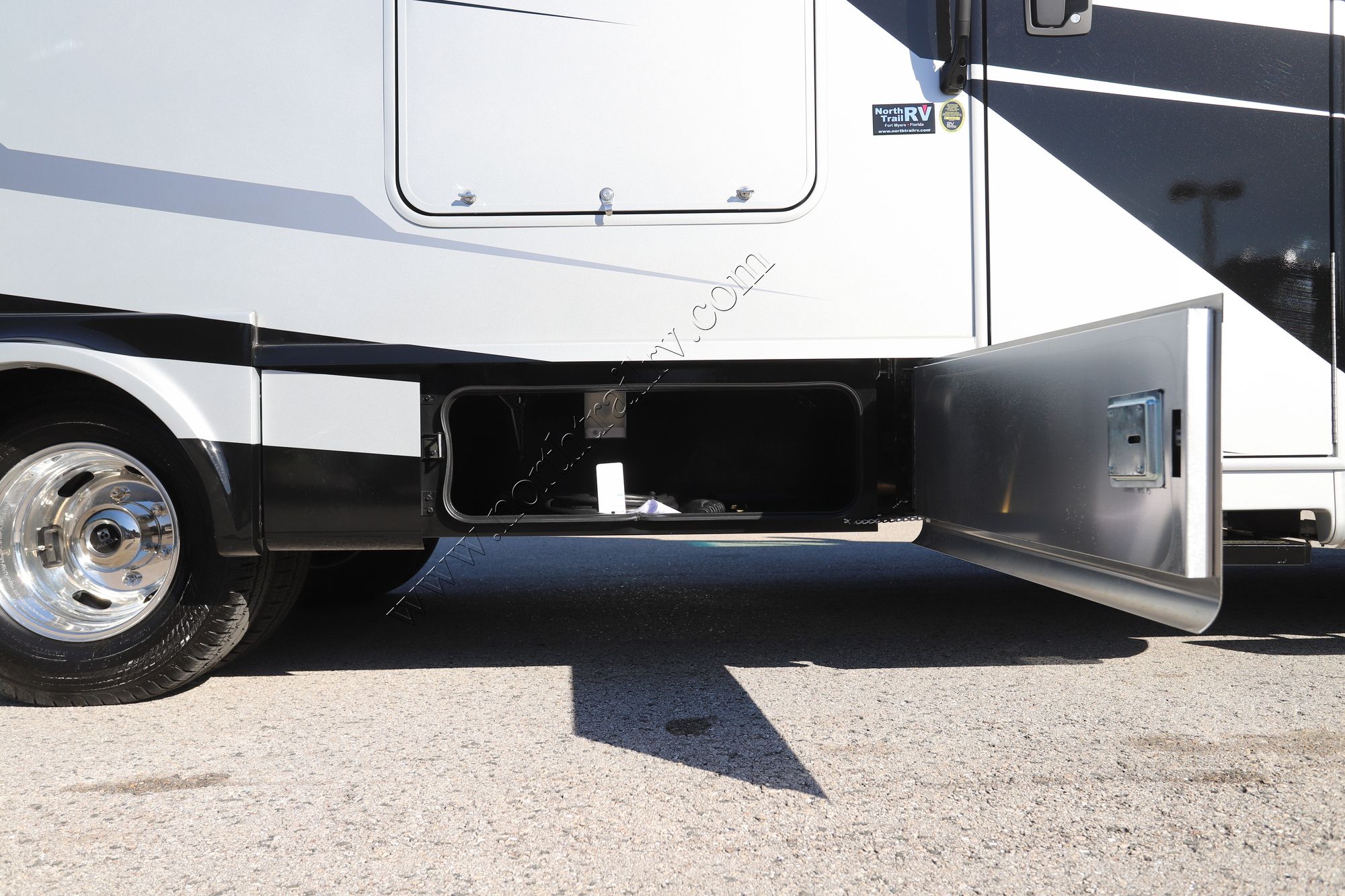 New 2026 Tiffin Motor Homes Wayfarer 25XLW Class C  For Sale