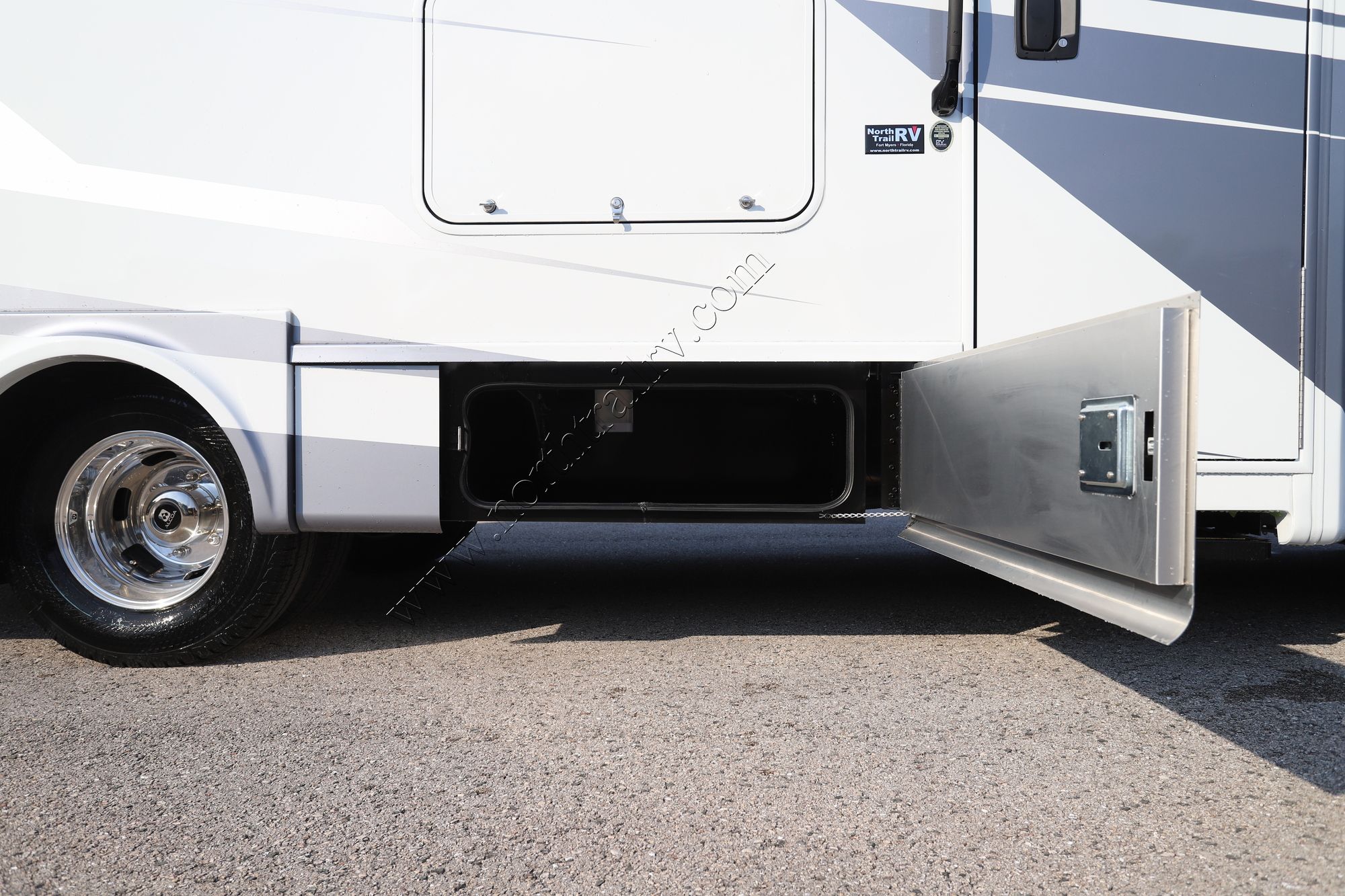 New 2026 Tiffin Motor Homes Wayfarer 25XLW Class C  For Sale